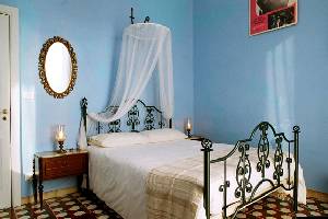 Xtrallusion offers characteristic Bed and Breakfast, B&B, Guest House, Hotel, Albergo and Country Lodge accommodation in Italy. Plus independent self-guided Walking, Adventure, Activity, Skiing and Paragliding Holiday itineraries on the Italian Rivieras, in the Italian Lakes, in the Italian Alps and in some of the most beautiful corners of Italy.